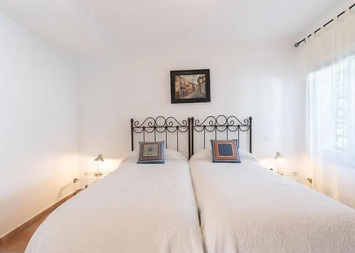 Elegante De Marbella